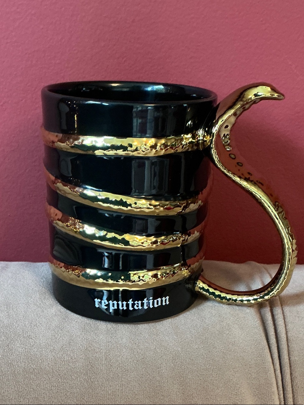 Taylor Swift Black and Gold 'Reputation' Ceramic Mug with Snake Handle NWOT